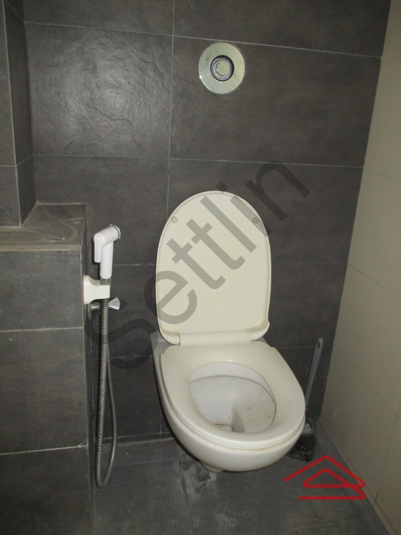Sub Unit : Bathroom 4