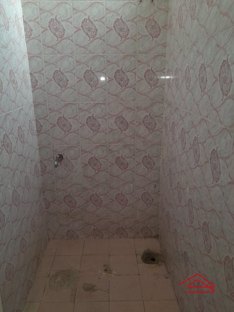 Sub Unit : bathrooms 2