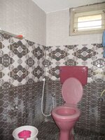 Sub Unit : bathrooms 1