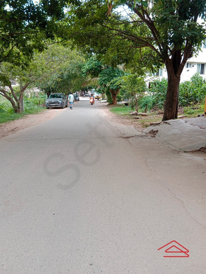 Unit:  Approach Road
