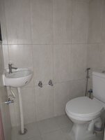 Servant Bathroom 1