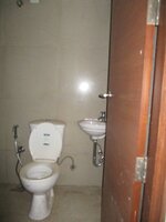 Servant Bathroom 1