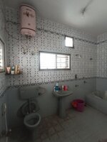 bathrooms 4