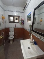 bathrooms 1
