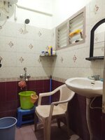 Sub Unit : bathrooms 2