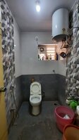 Sub Unit : bathrooms 3