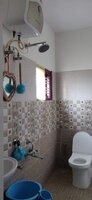 Sub Unit : bathrooms 2