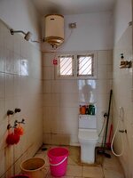 Sub Unit : bathrooms 1