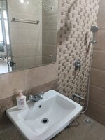 Sub Unit : bathrooms 1