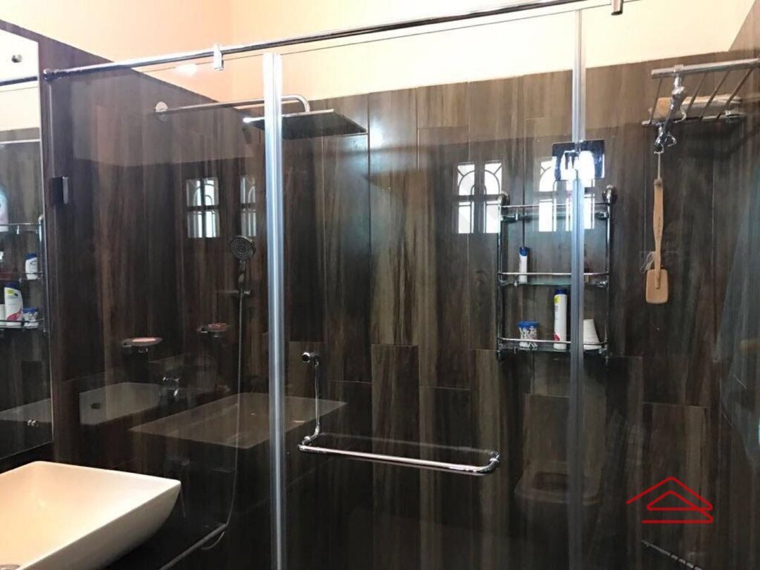 bathrooms 2