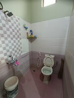 Sub Unit : bathrooms 2