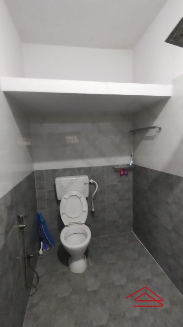 Sub Unit : bathrooms 1