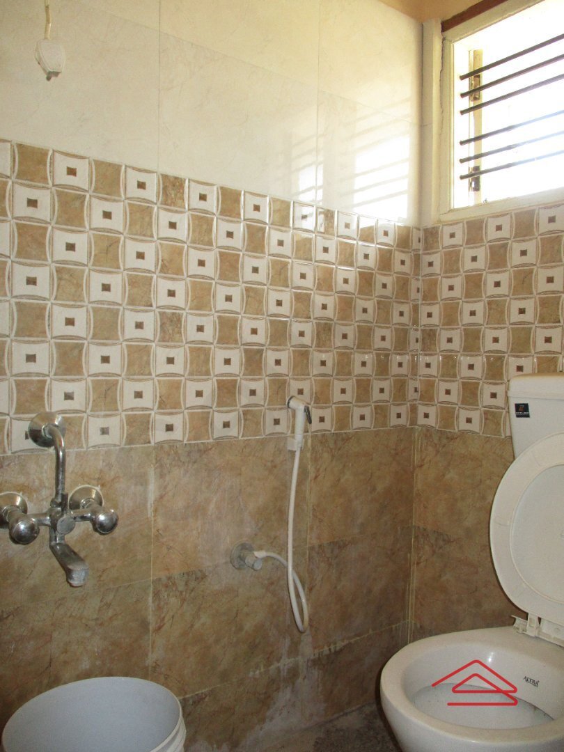 Sub Unit : bathrooms 1