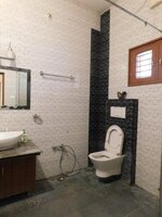 bathrooms 1