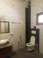 bathrooms 3