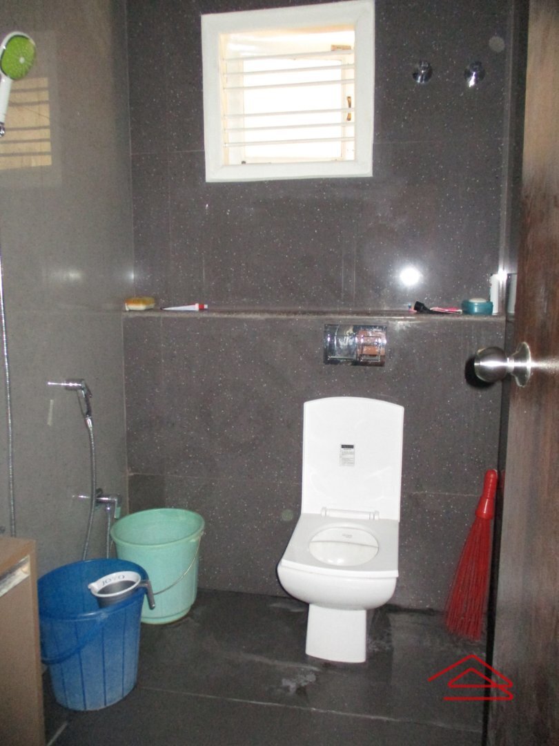 Sub Unit : bathrooms 2