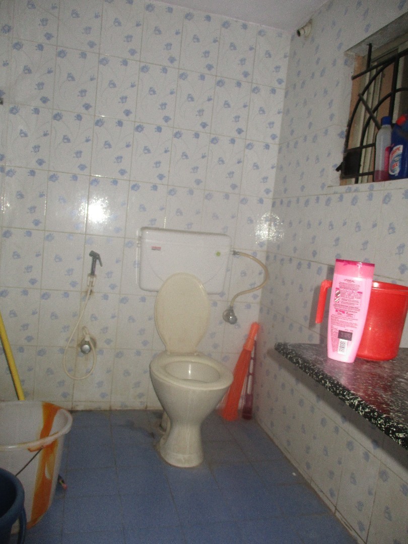 Sub Unit : Bathroom 1