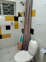 bathrooms 6