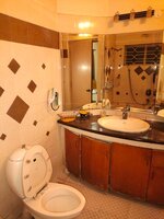 bathrooms 7
