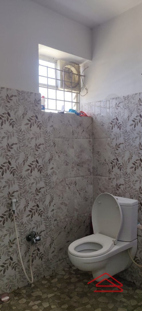 Sub Unit : bathrooms 5