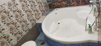 Sub Unit : bathrooms 2