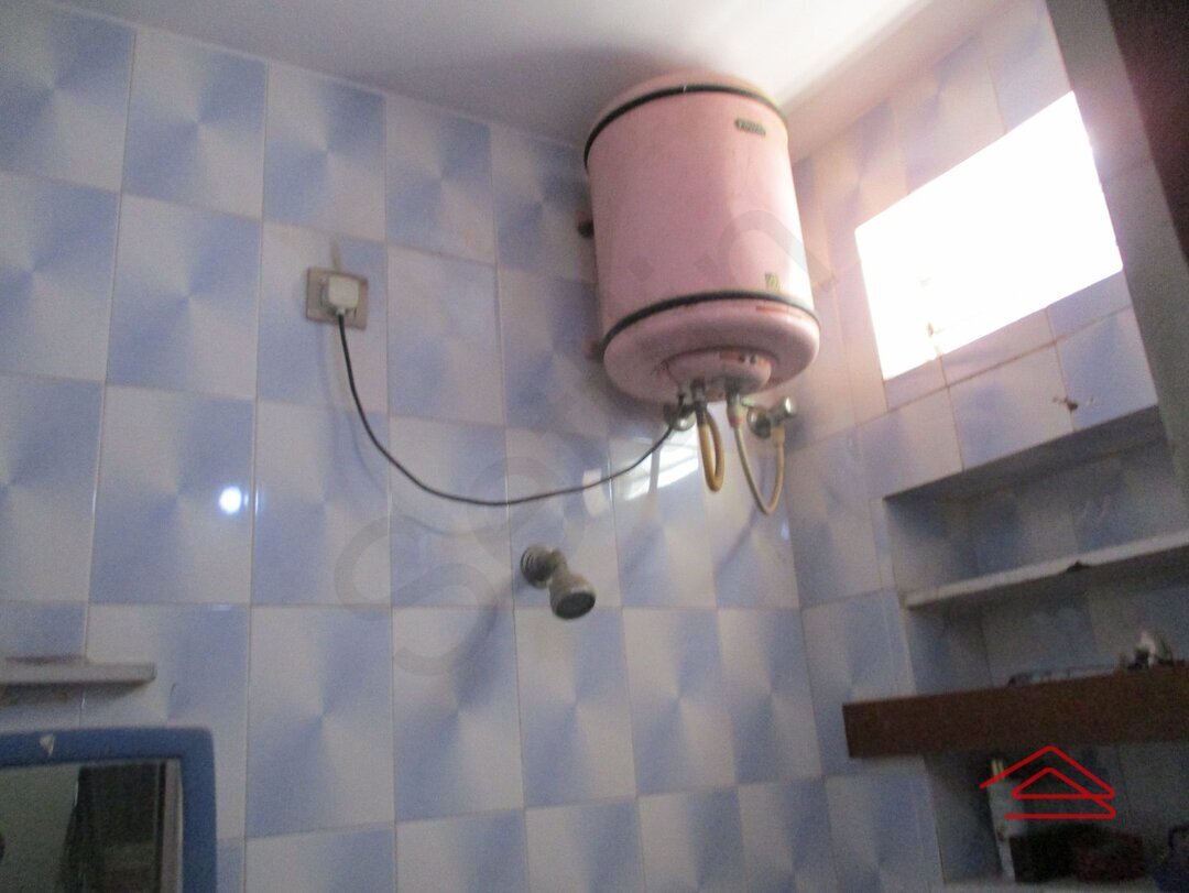 bathroom 4