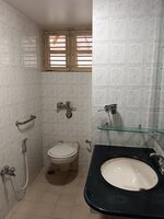 bathrooms 1