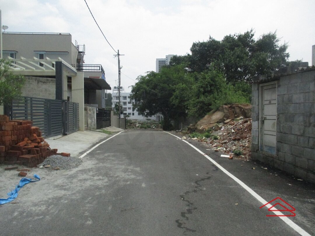Unit:  Approach Road