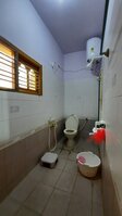 bathrooms 1