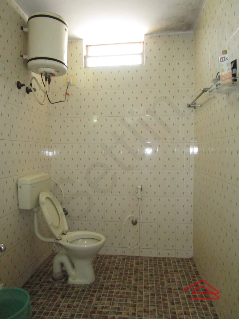 Sub Unit : bathrooms 2