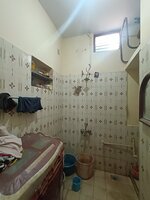 Sub Unit : bathrooms 1