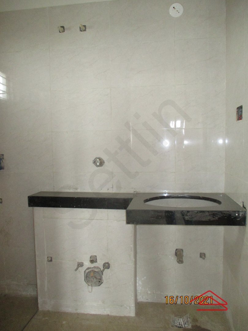 Sub Unit : bathrooms 1