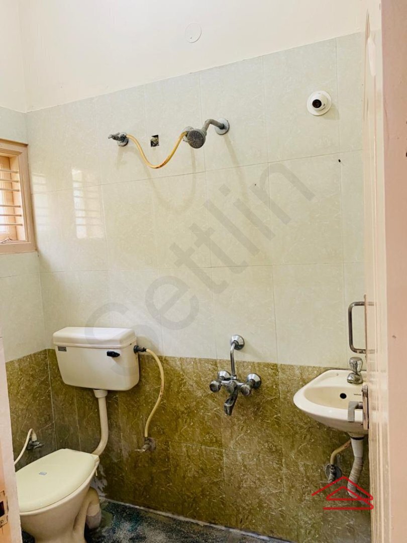 Sub Unit : bathrooms 2