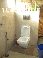 Sub Unit : bathrooms 1