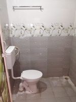 Sub Unit : Bathroom 1