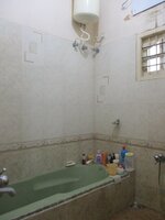 Sub Unit : bathrooms 1