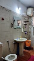 bathrooms 1
