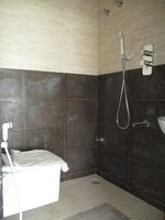 Sub Unit : bathrooms 3