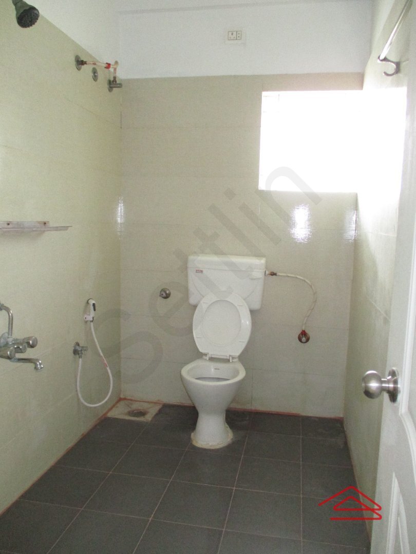 8Bathroom 2