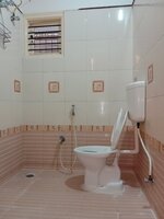 bathrooms 1