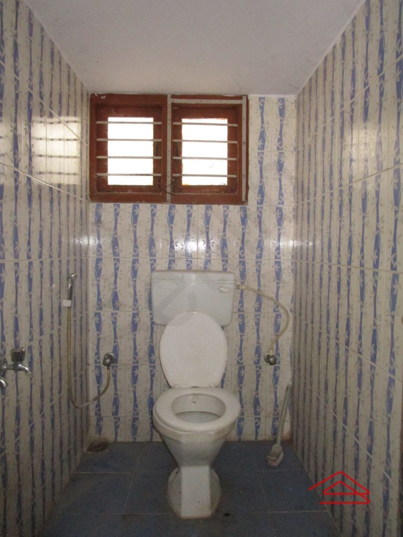 Sub Unit : bathrooms 1