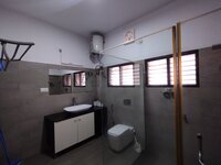 bathrooms 3