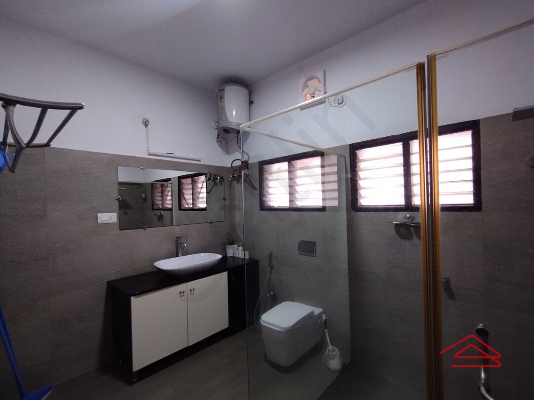bathrooms 3