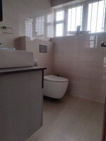 bathrooms 5