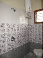 Sub Unit : bathrooms 1