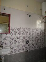 Sub Unit : bathrooms 1