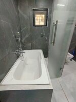Sub Unit : bathrooms 3