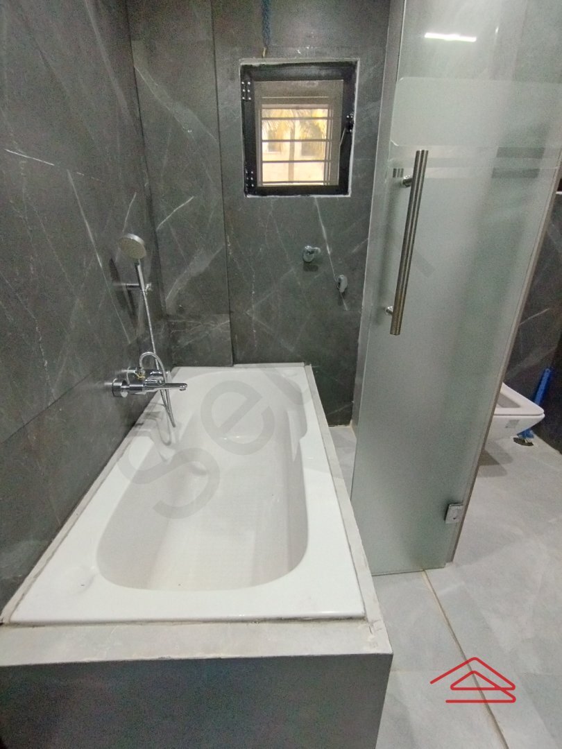Sub Unit : bathrooms 3