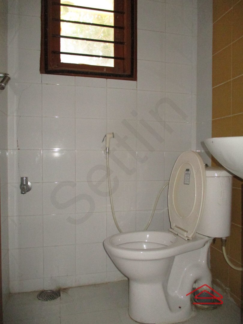 Sub Unit : bathrooms 2