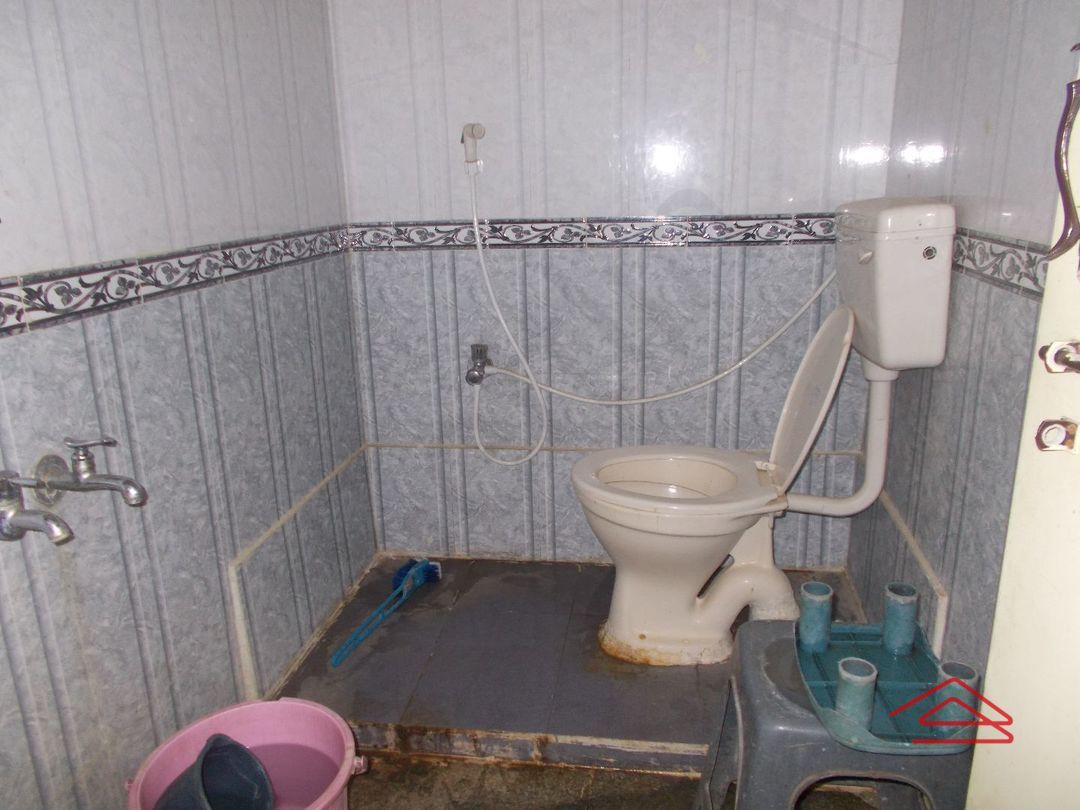 Sub Unit : Bathroom 1